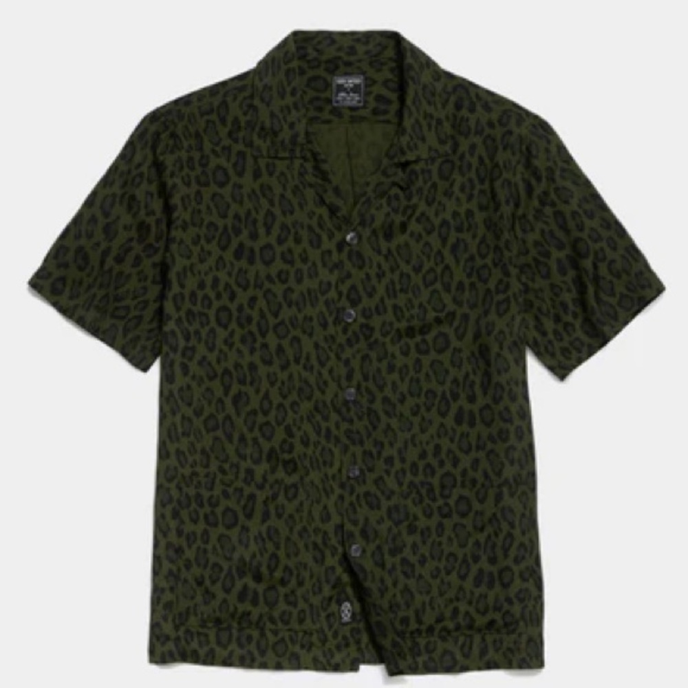 Todd Snyder + Three Looms Olive Leopard Leisure Short Sleeve Shirt size L